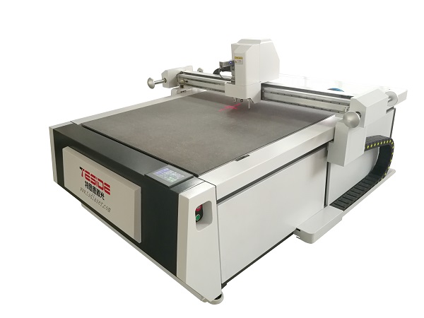 Rubber Sheet Floor Mat Oscillating Knife Blade Cutting Machine in UAE