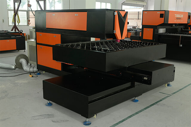 TSD-LC600-1218-600Watt Die Board Laser Cutting Machine