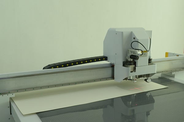 CNC 1625 Oscillating Knife Cutting Leather Gasket Machine