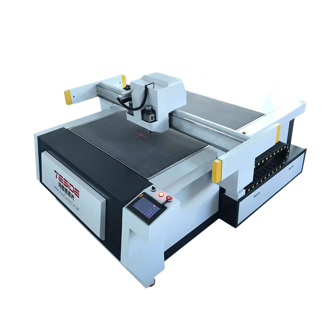 Automatic Digital Fabric Cutting Machine Garment Textile